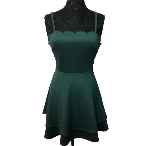 NWT Xtraordinary Pretty Women Green Short Dress Wavy Front Design Double Skirt - Picture 1 of 9